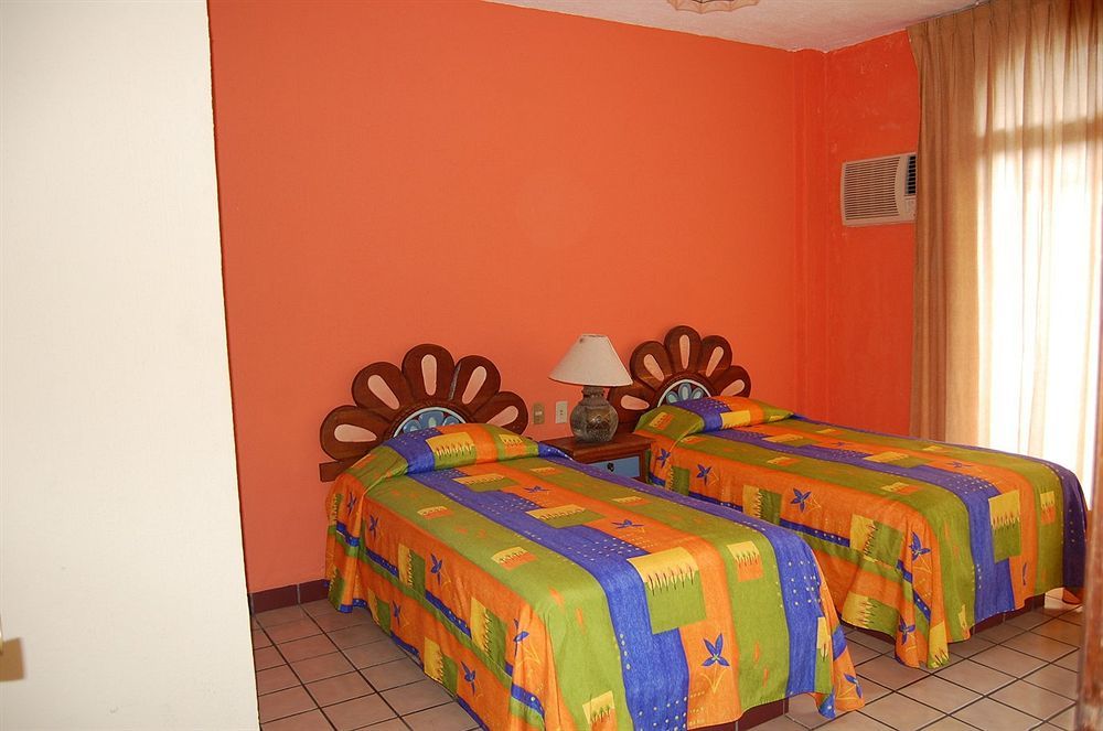 Bungalow Estancia San Carlos Vallarta プエルトバラータ エクステリア 写真
