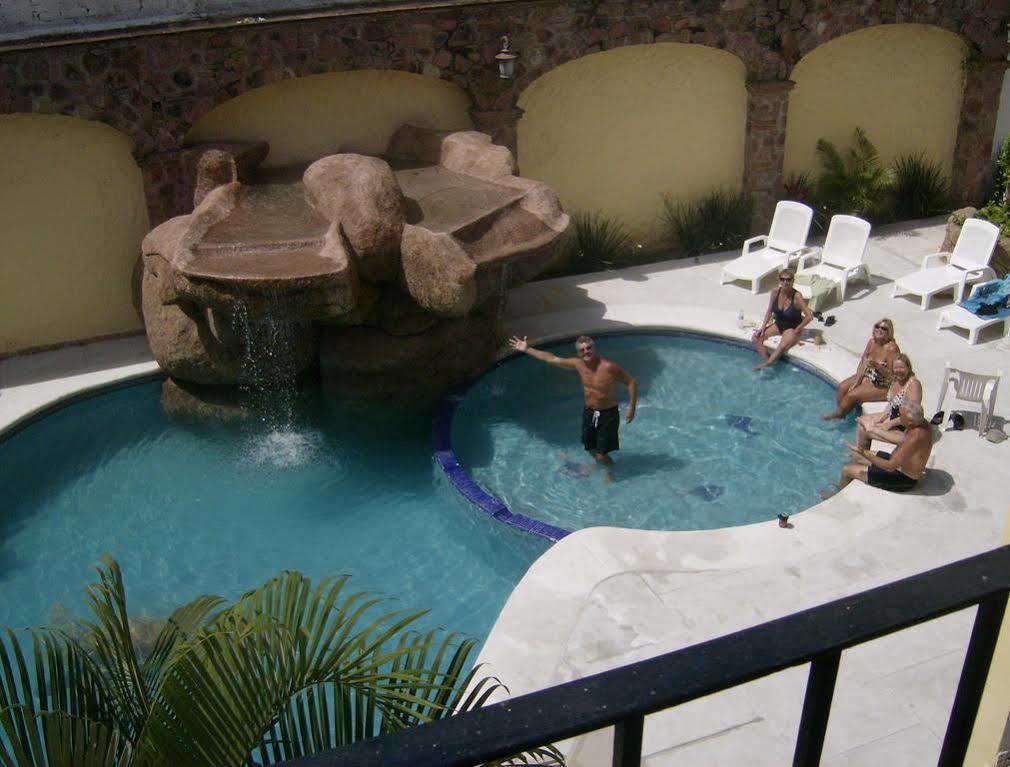 Bungalow Estancia San Carlos Vallarta プエルトバラータ エクステリア 写真
